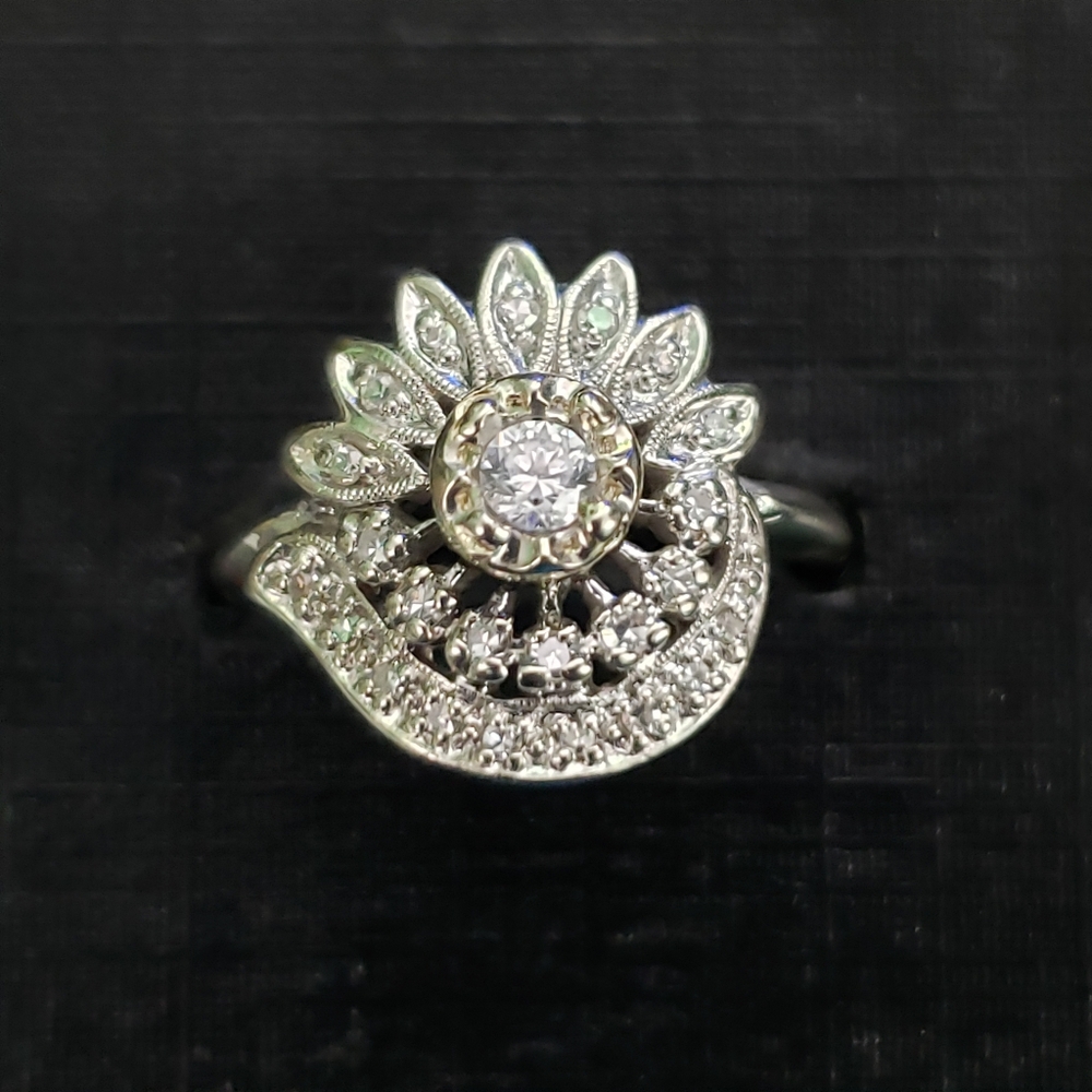 Vintage 14k White Gold Flower Motif With Diamonds Ring Circa 1950 Size 5.75
